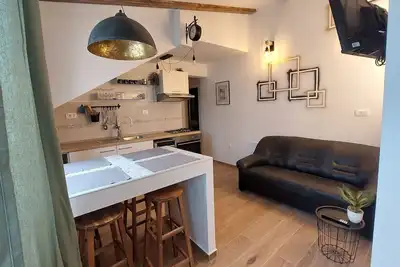 Image de Appartement de deux chambres avec la terrasse Jelsa, Hvar (A-5703-a)