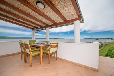 Image de Appartement de deux chambres prés de la plage Nerezine, Losinj (A-7963-c)