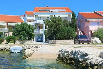 Image de Appartement de deux chambres prés de la plage Kustici, Pag (A-4086-d)