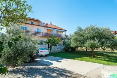 Appartement d'une chambre avec le balcon et la vue sur le mer Bibinje, Zadar (A-5786-b)
