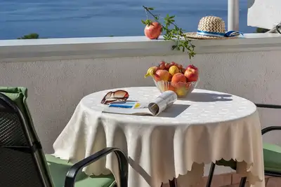 Image de Garçonnière avec la terrasse et la vue sur le mer Podgora, Makarska (As-6671-a)