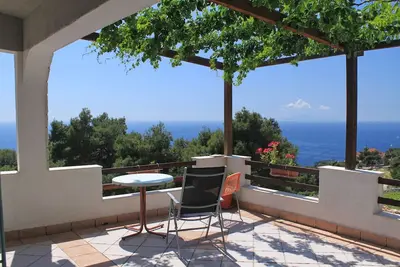 Image de Garçonnière avec la terrasse et la vue sur le mer Sveta Nedilja, Hvar (As-8792-a)