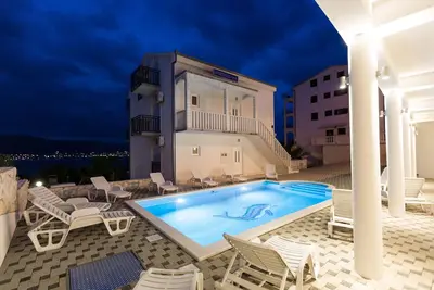 Image de Appartement d'une chambre avec le balcon et la vue sur le mer Okrug Donji, Ciovo (A-8664-d)