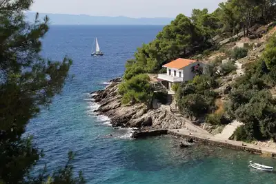 Image de Appartement de quatre chambres avec la terrasse et la vue sur le mer Baie Torac, Hvar (A-581-a)