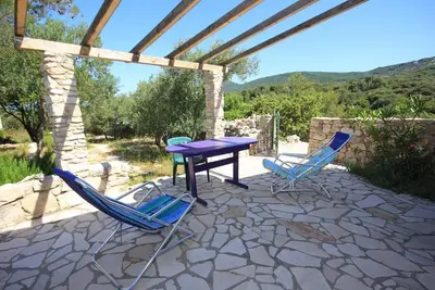 Maison de pêcheur près de la mer Baie Studencic, Losinj (K-3263)