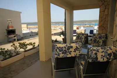Image de Appartement de deux chambres avec la terrasse et la vue sur le mer Nevidane, Pasman (A-8453-a)