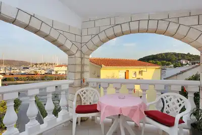 Appartement de deux chambres avec la terrasse et la vue sur le mer Rogoznica (A-4162-a)