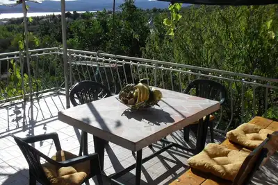 Image de Garçonnière avec la terrasse et la vue sur le mer Orebic, Peljesac (As-648-b)