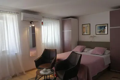 Image de Garçonnière avec la terrasse et la vue sur le mer Vis (As-2476-a)