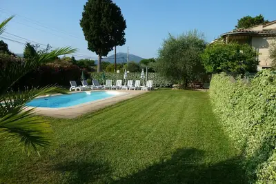 Image de Maison provencale de caractère au calme avec piscine et climatisation