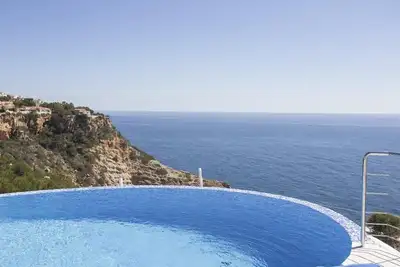 Image de Villa moderne et de luxe avec piscine privée à Javea, sur la Costa Blanca, Espagne pour 4 personnes