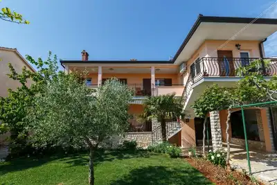 Image de Appartement de trois chambres avec la terrasse Rovinj (A-14153-a)