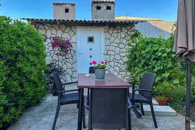 Image de Appartement de deux chambres avec la terrasse et la vue sur le mer Povljana, Pag (A-6298-a)