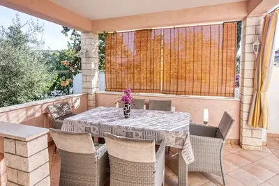 Image de Appartement de trois chambres avec la terrasse Rogoznica (A-2895-a)