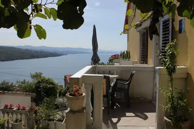 Garçonnière avec la terrasse et la vue sur le mer Opatija - Volosko, Opatija (As-7897-a)