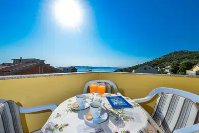 Image de Appartement d'une chambre avec la terrasse et la vue sur le mer Drage, Biograd (A-5904-b)