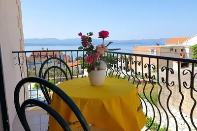 Image de Appartement d'une chambre avec le balcon et la vue sur le mer Bol, Brac (A-2890-a)