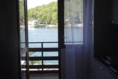 Image de Appartement d'une chambre avec le balcon et la vue sur le mer Kukljica, Ugljan (A-8260-b)