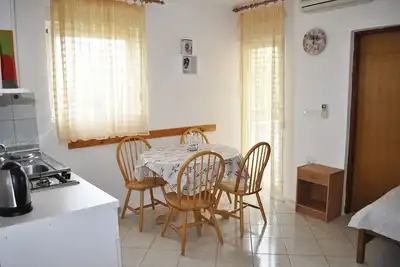 Appartement d'une chambre avec le balcon Vir (A-13686-a)