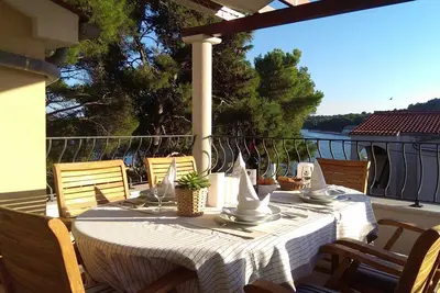 Image de Appartement de deux chambres prés de la plage Verunic, Dugi otok (A-8103-a)