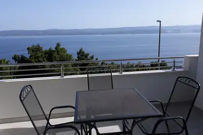 Image de Appartement d'une chambre avec la terrasse et la vue sur le mer Medici (Omis) (A-1045-a)