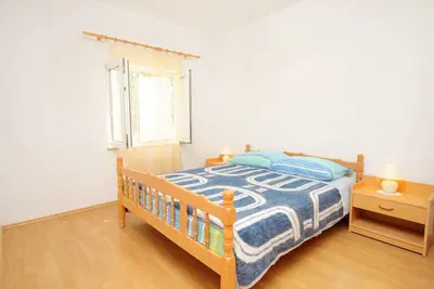 Appartement d'une chambre avec le balcon et la vue sur le mer Novi Vinodolski (A-5591-a)