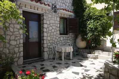 Garçonnière avec la terrasse et la vue sur le mer Mali Losinj, Losinj (As-7879-a)