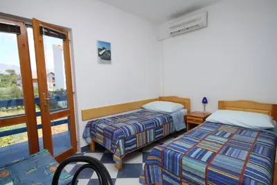 Garçonnière avec le balcon Sucuraj, Hvar (As-6852-g)