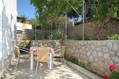 Appartement de deux chambres avec la terrasse Mali Losinj, Losinj (A-8090-c)