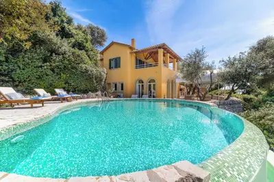 Image de Villa Elpida - Location De Voiture Gratuite! Piscine privée, Wi-Fi et de belles vues sur la mer