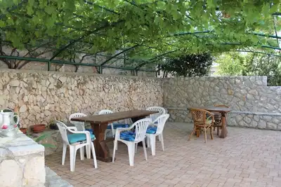 Image de Appartement d'une chambre avec la terrasse et la vue sur le mer Njivice, Krk (A-5458-f)