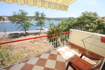 Image de Appartement de deux chambres prés de la plage Veli Rat, Dugi otok (A-437-b)