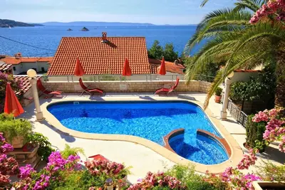 Image de Maison près de la mer avec la piscine Seget Vranjica, Trogir (K-4329)