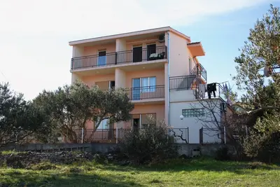Image de Appartement d'une chambre avec le balcon et la vue sur le mer Slatine, Ciovo (A-5998-c)