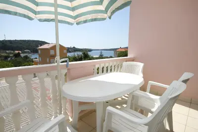 Image de Appartement d'une chambre avec la terrasse et la vue sur le mer Baie Soline, Dugi otok (A-448-c)