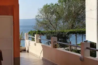 Image de Appartement d'une chambre prés de la plage Duce, Omis (A-5275-b)