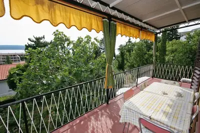 Image de Appartement de deux chambres avec la terrasse et la vue sur le mer Selce, Crikvenica (A-5531-a)