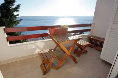 Image de Appartement de deux chambres avec le balcon et la vue sur le mer Pisak, Omis (A-5975-e)