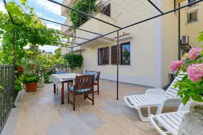 Appartement de deux chambres avec la terrasse et la vue sur le mer Mali Losinj, Losinj (A-7879-a)