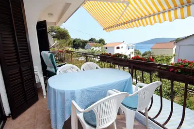 Image de Appartement d'une chambre avec la terrasse et la vue sur le mer Brgulje, Molat (A-6241-a)