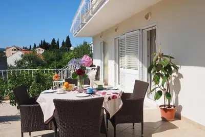 Image de Appartement d'une chambre avec la terrasse et la vue sur le mer Slano, Dubrovnik (A-2682-c)