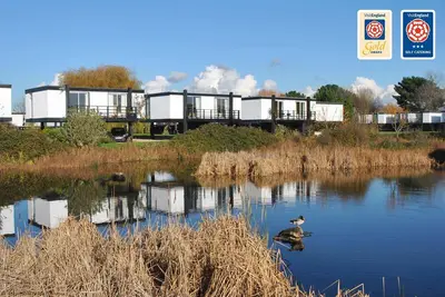 Image de 6 Avocet Quay - un pavillon \/ cabine pouvant accueillir 4 personnes dans 2 chambres