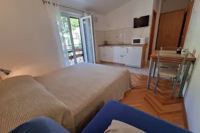 Image de Garçonnière avec le balcon Duce, Omis (As-2821-b)