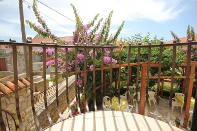 Image de Appartement d'une chambre avec le balcon Kukljica, Ugljan (A-8210-b)