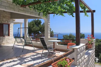Image de Appartement de deux chambres avec la terrasse et la vue sur le mer Sveta Nedilja, Hvar (A-8792-a)