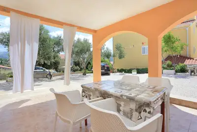 Image de Appartement d'une chambre avec la terrasse Grebastica, Sibenik (A-11301-b)