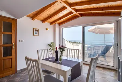 Garçonnière avec la terrasse et la vue sur le mer Mali Losinj, Losinj (As-2505-a)