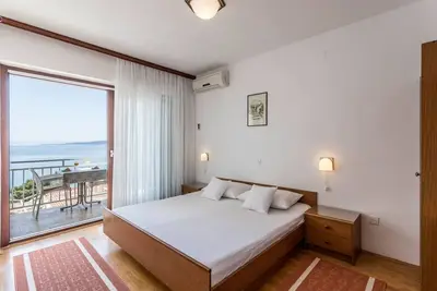 Image de Garçonnière avec le balcon et la vue sur le mer Baska Voda, Makarska (As-301-c)