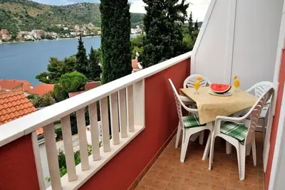 Image de Appartement de deux chambres avec la terrasse et la vue sur le mer Rogoznica (A-5269-d)