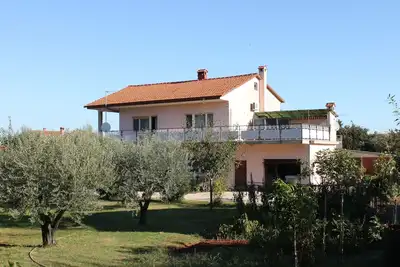 Image de Appartement de deux chambres avec la terrasse Valbandon, Fazana (A-7215-a)
